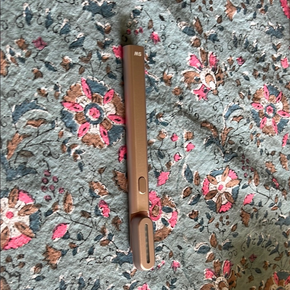 Solawave 4-in-1 Skincare Wand with Red Light (used once) - Picture 1 of 2